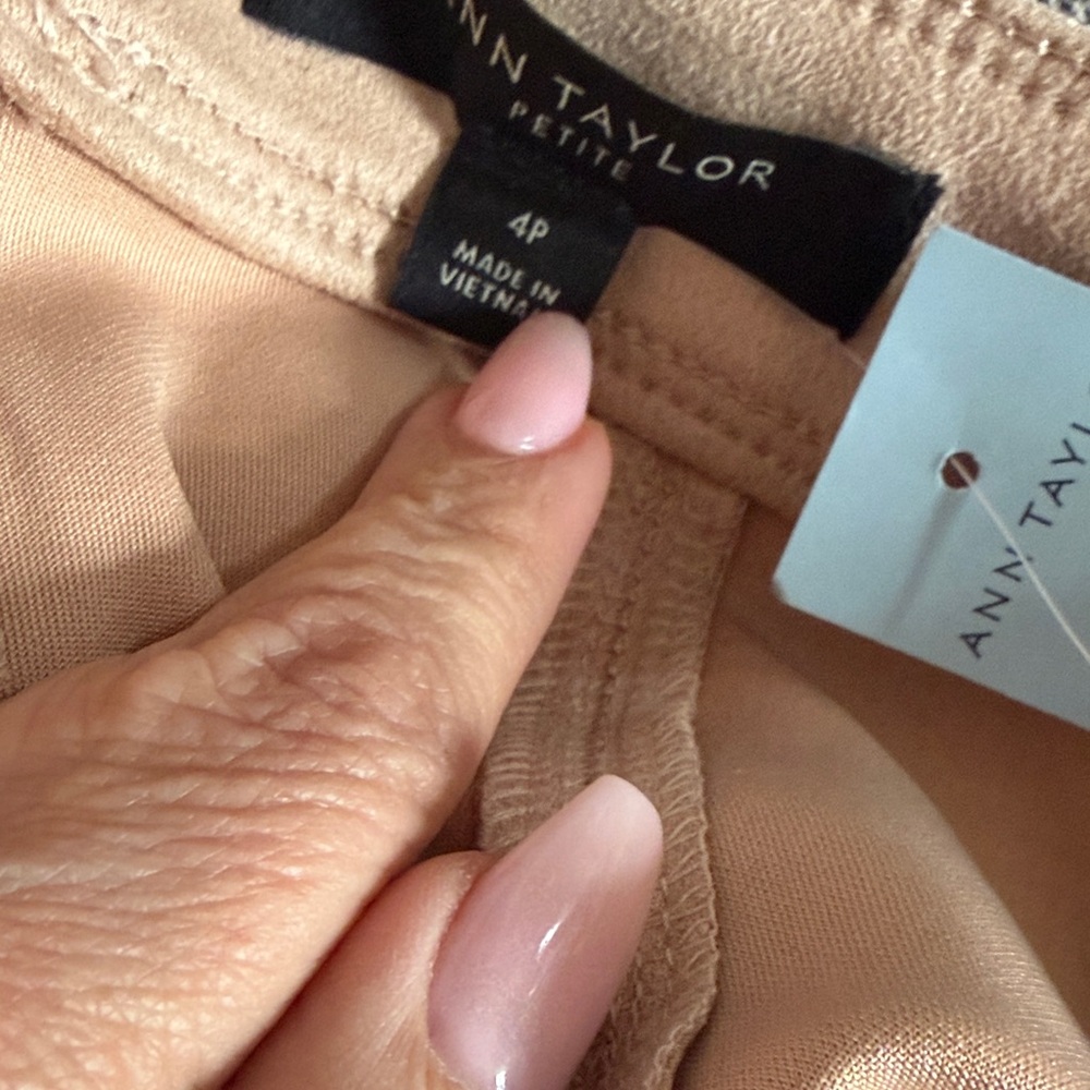 Elegant tan suede Women's Skirt - Picture 3 of 3
